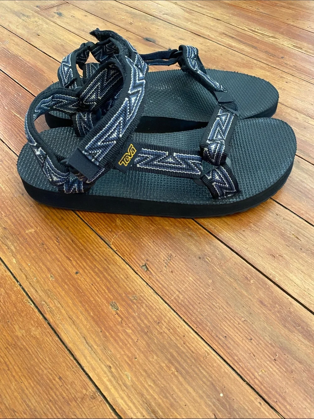 Teva Boy’s Black And White Velcro Strap Sandals Size 2